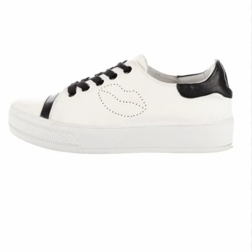 Alice + Olivia White Leather Platform Sneakers Lips Face Embroidered EU 37